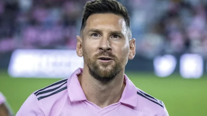 I ROSA: Lionel Messi.